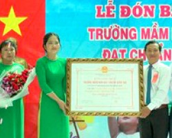 Trường Mầm non Tân Khánh Đông vinh dự nhận Bằng công nhận trường Mầm non đạt chuẩn quốc gia mức độ 2.