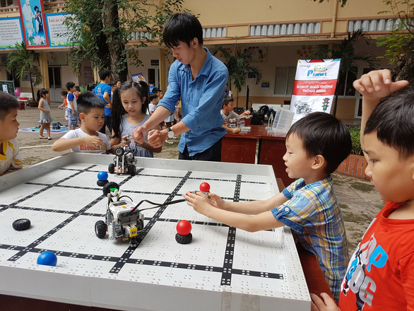 Tiết học ngoại khóa theo định hướng STEM - một trong những nội dung của trường học thông minh, ở Trường tiểu học Nguyễn Thái Học, quận 1, TP.HCM